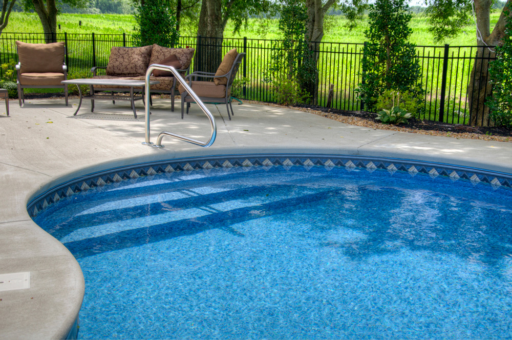 7' Radius Full Width Style Steel Step 48"